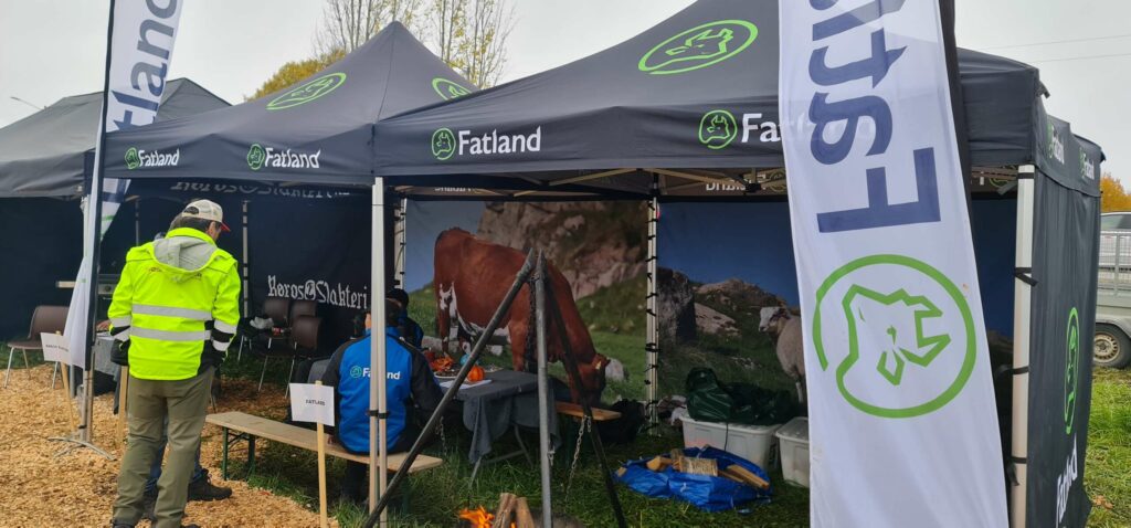 FATLAND: Mange av de store innen Landbruk var på plass og viste seg frem for kommende bønder og forbrukere. Foto: Odd Erland Dalen.